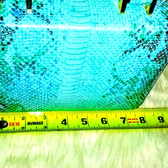 (NEW)! Blue Ice Snake Skin Square Bag! - Picture 4 of 8